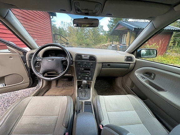 Volvo V40 10 of 12