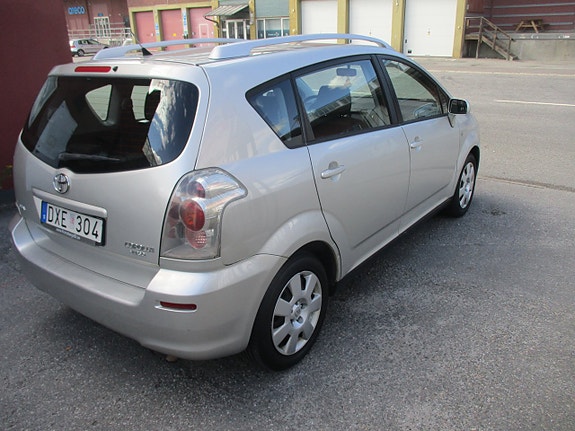 Toyota Corolla Verso 5 of 13