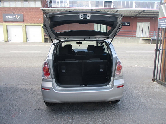 Toyota Corolla Verso 7 of 13