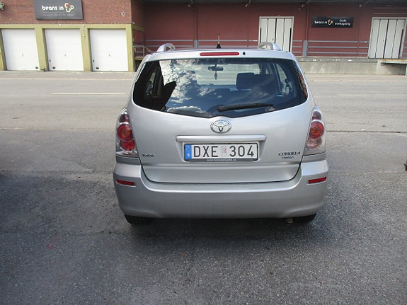 Toyota Corolla Verso 6 of 13