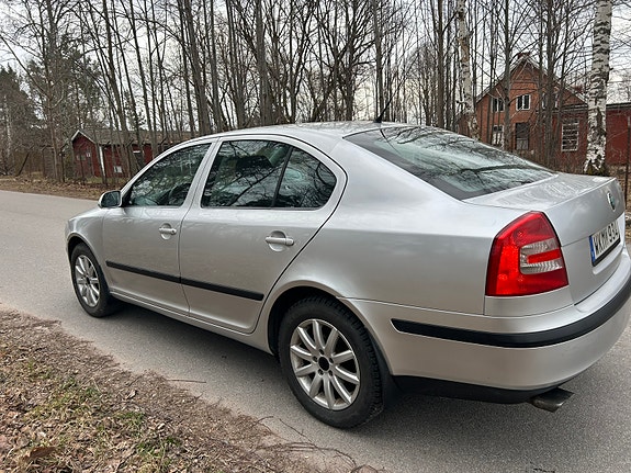 Skoda Octavia 2 of 6