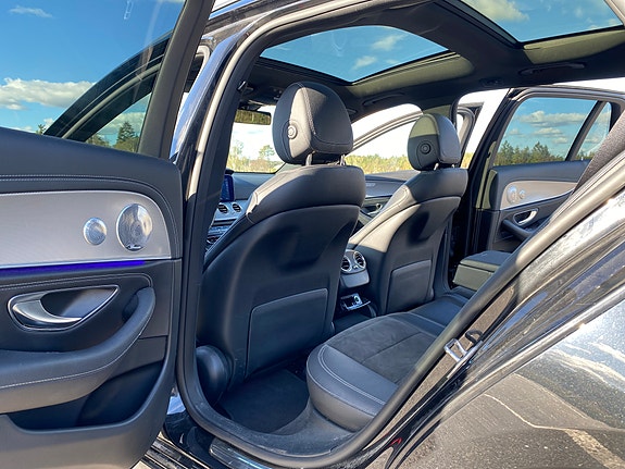 Mercedes-Benz E220 5 of 8