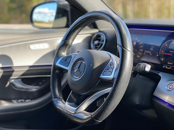 Mercedes-Benz E220 6 of 8
