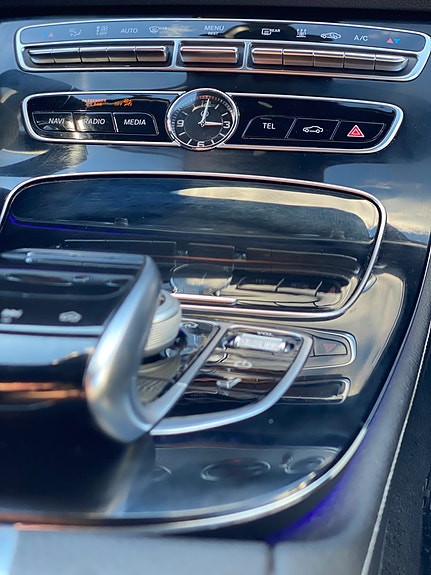 Mercedes-Benz E220 7 of 8