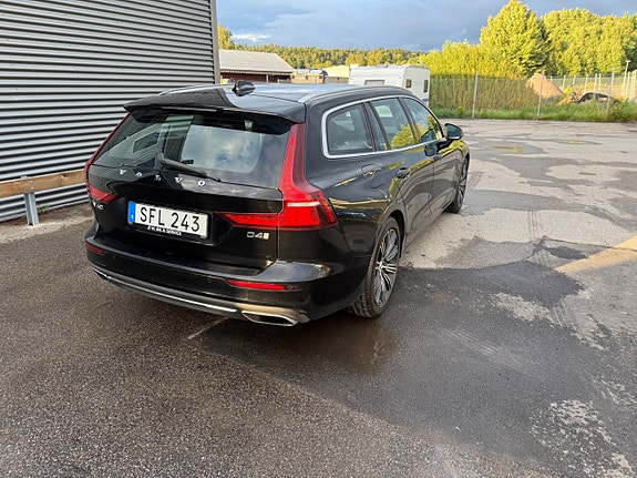 Volvo V60 4 of 13