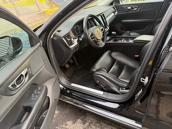 Volvo V60 7 of 13