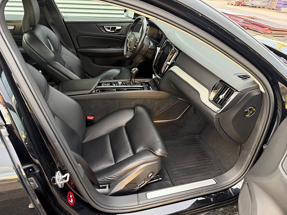 Volvo V60 8 of 13