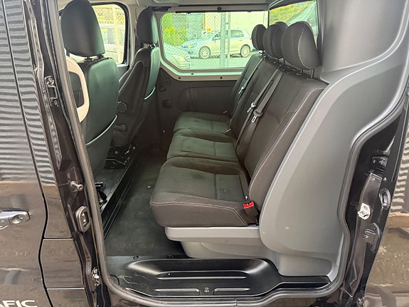 Renault Trafic 7 of 9