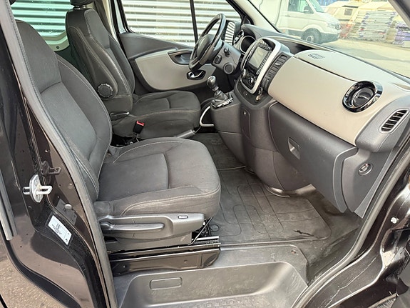 Renault Trafic 6 of 9