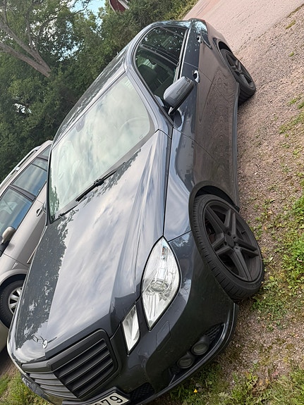 Mercedes-Benz E250 2 of 6