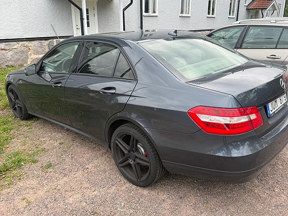 Mercedes-Benz E250 3 of 6