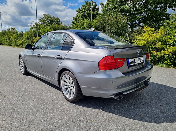 BMW 320d 3 of 5