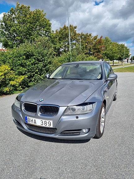 BMW 320d 4 of 5