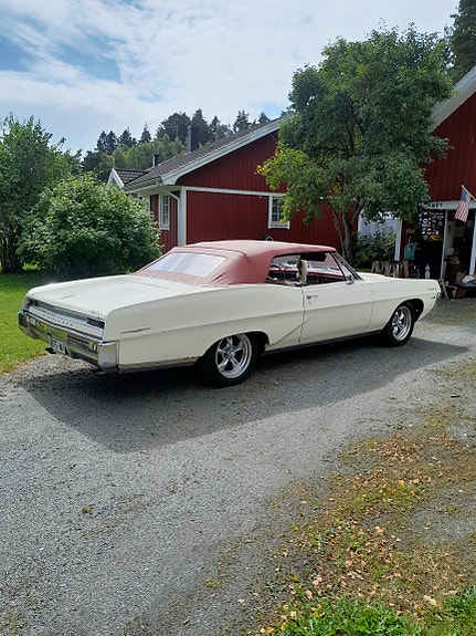 Pontiac Parisienne 3 of 6