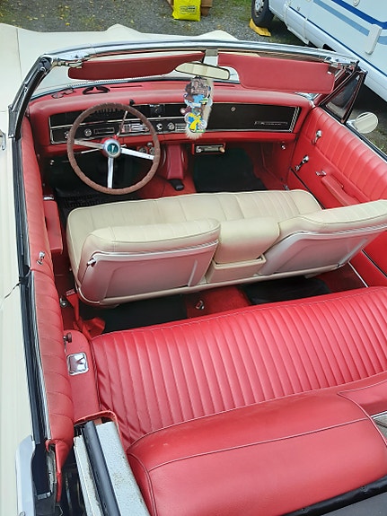 Pontiac Parisienne 5 of 6