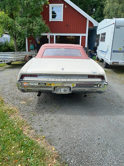 Pontiac Parisienne 4 of 6