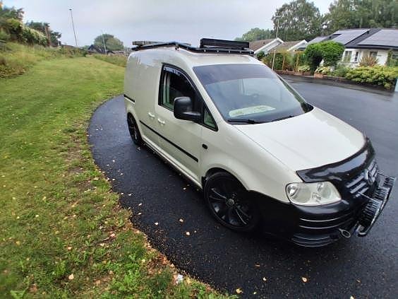 VW caddy a-traktor, diesel, manuell 2 of 7