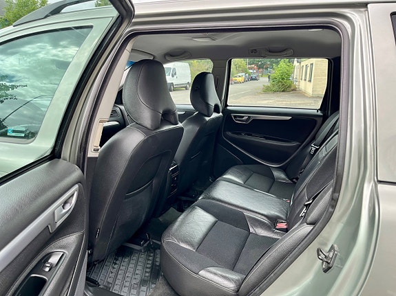 Volvo V70 11 of 13