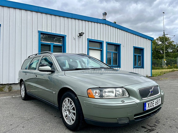 Volvo V70 3 of 13
