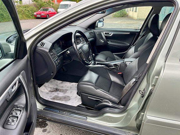 Volvo V70 12 of 13