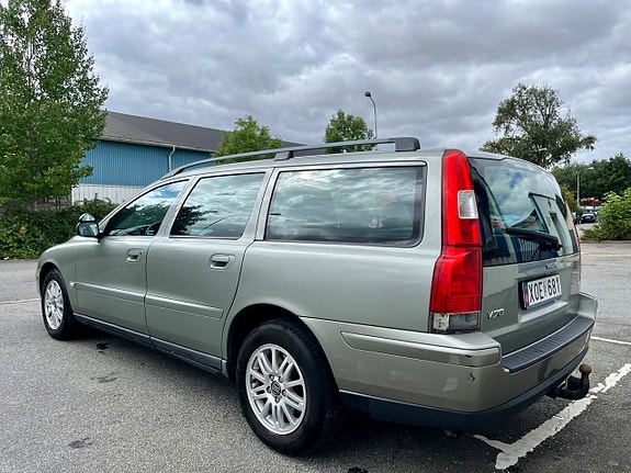 Volvo V70 4 of 13