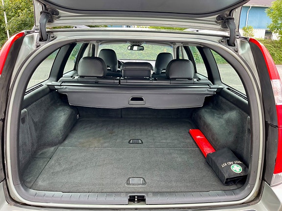 Volvo V70 10 of 13