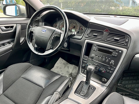Volvo V70 9 of 13