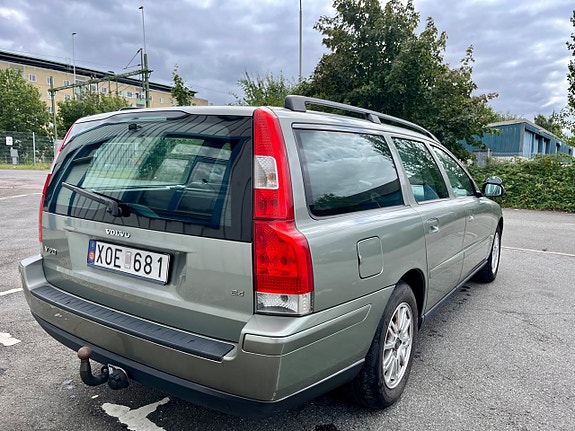 Volvo V70 5 of 13