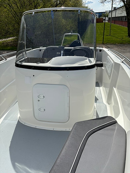 AMT 185 R 2019 – Suzuki DF80A – ca 70 timmar – Trailer ingår 3 of 7