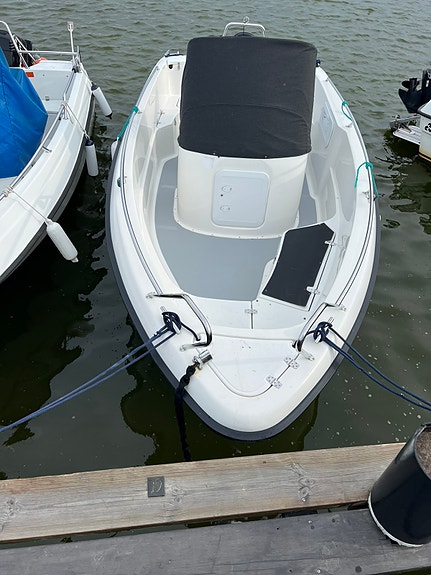 AMT 185 R 2019 – Suzuki DF80A – ca 70 timmar – Trailer ingår 2 of 7