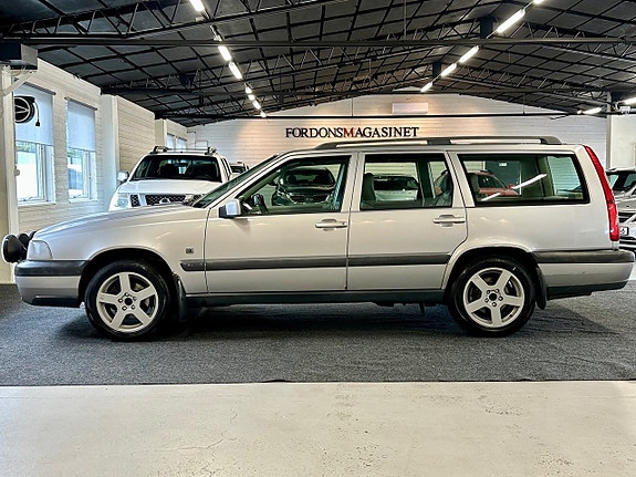 Volvo XC70 5 of 11