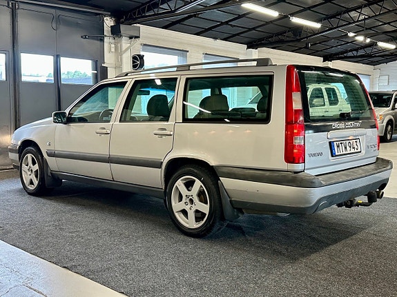 Volvo XC70 4 of 11