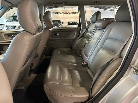 Volvo XC70 11 of 11