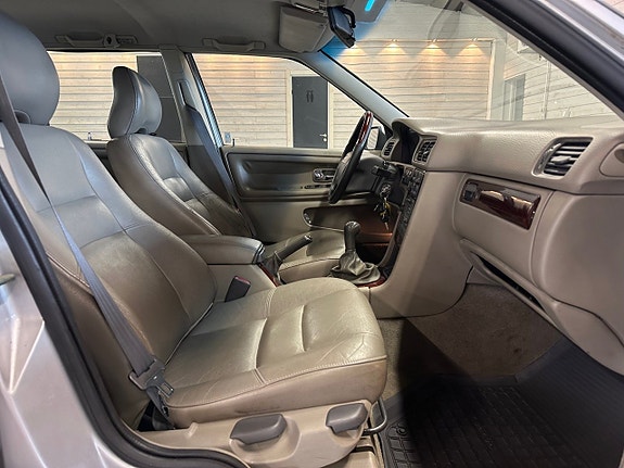 Volvo XC70 9 of 11