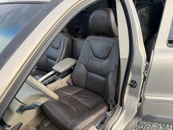 Volvo XC70 10 of 30