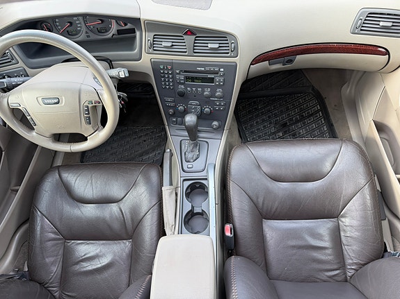 Volvo XC70 7 of 30