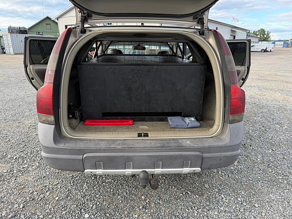 Volvo XC70 13 of 30