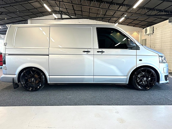 Volkswagen Transporter 2 of 21