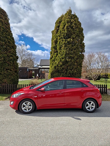 Hyundai i30 2 of 3