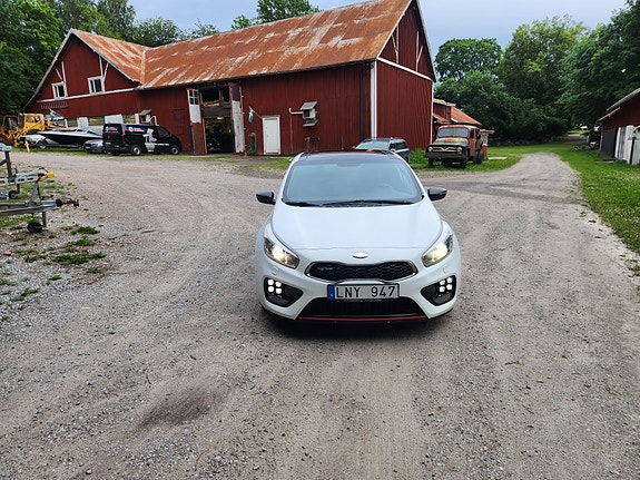Kia ProCeed 2 of 7