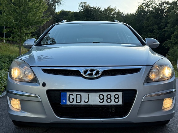 Hyundai i30 2 of 14