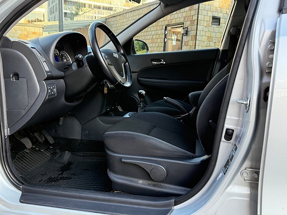 Hyundai i30 10 of 14