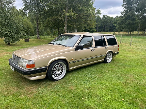 Volvo 940 2 of 10