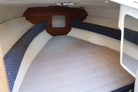 Ryds 23 DC 2006 Mercruiser 4,3 MPI Alpha One Teak 4–5 sovplatser  210 000 kr 8 of 11