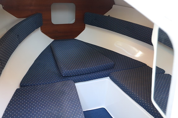 Ryds 23 DC 2006 Mercruiser 4,3 MPI Alpha One Teak 4–5 sovplatser  210 000 kr 7 of 11
