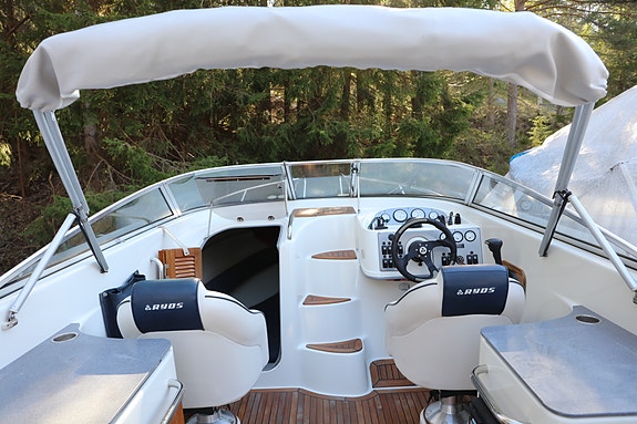 Ryds 23 DC 2006 Mercruiser 4,3 MPI Alpha One Teak 4–5 sovplatser  210 000 kr 4 of 11