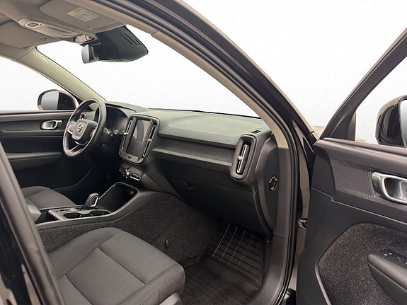 Volvo XC40 27 of 30