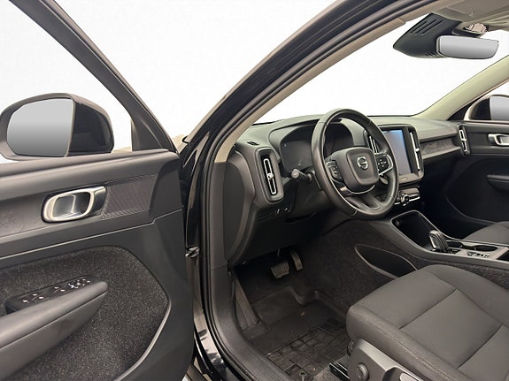 Volvo XC40 11 of 30