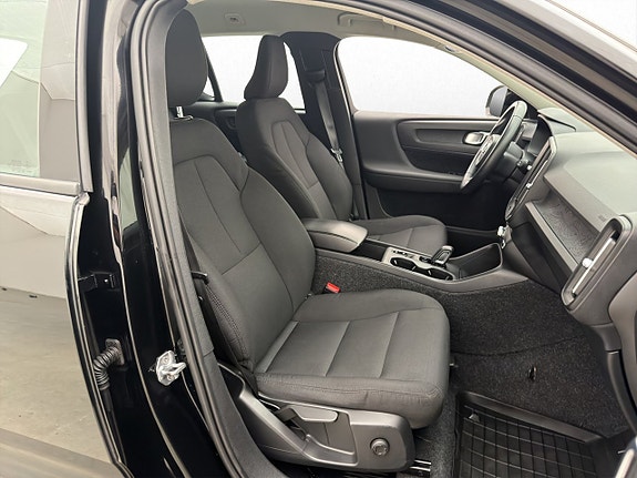 Volvo XC40 26 of 30