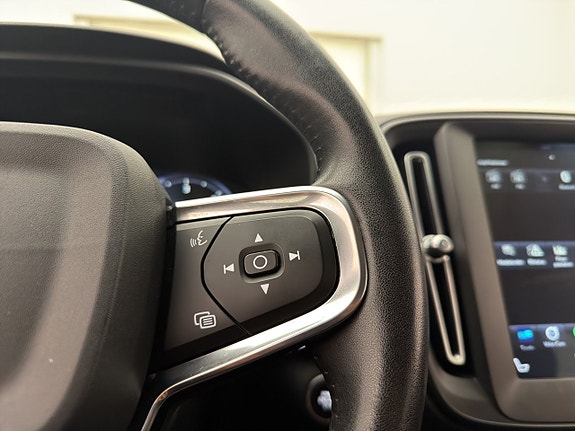 Volvo XC40 17 of 30
